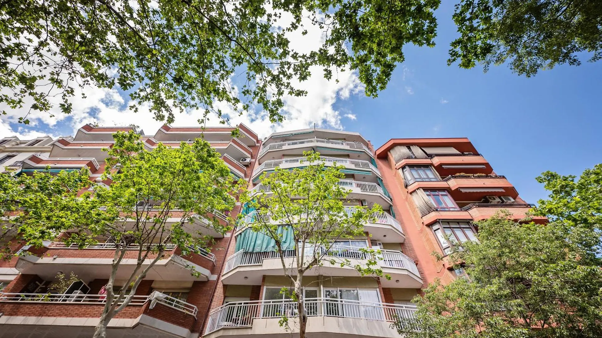 Sweett - Gaudi Avenue Apartment Barcelona 0*,  Spain